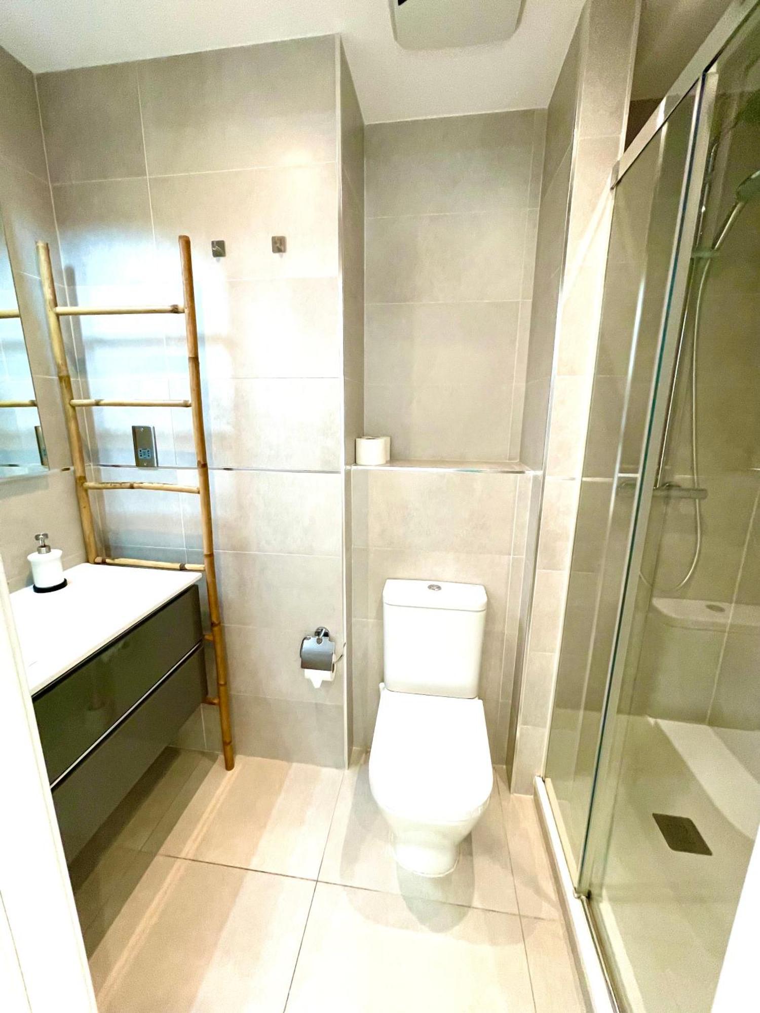 Gibraltar Central Suites Luaran gambar