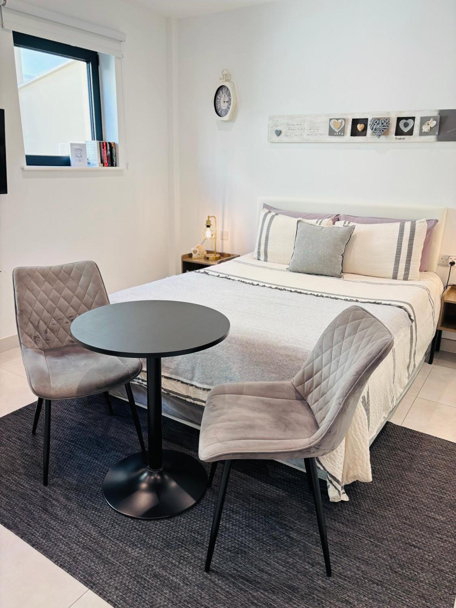 Gibraltar Central Suites Luaran gambar