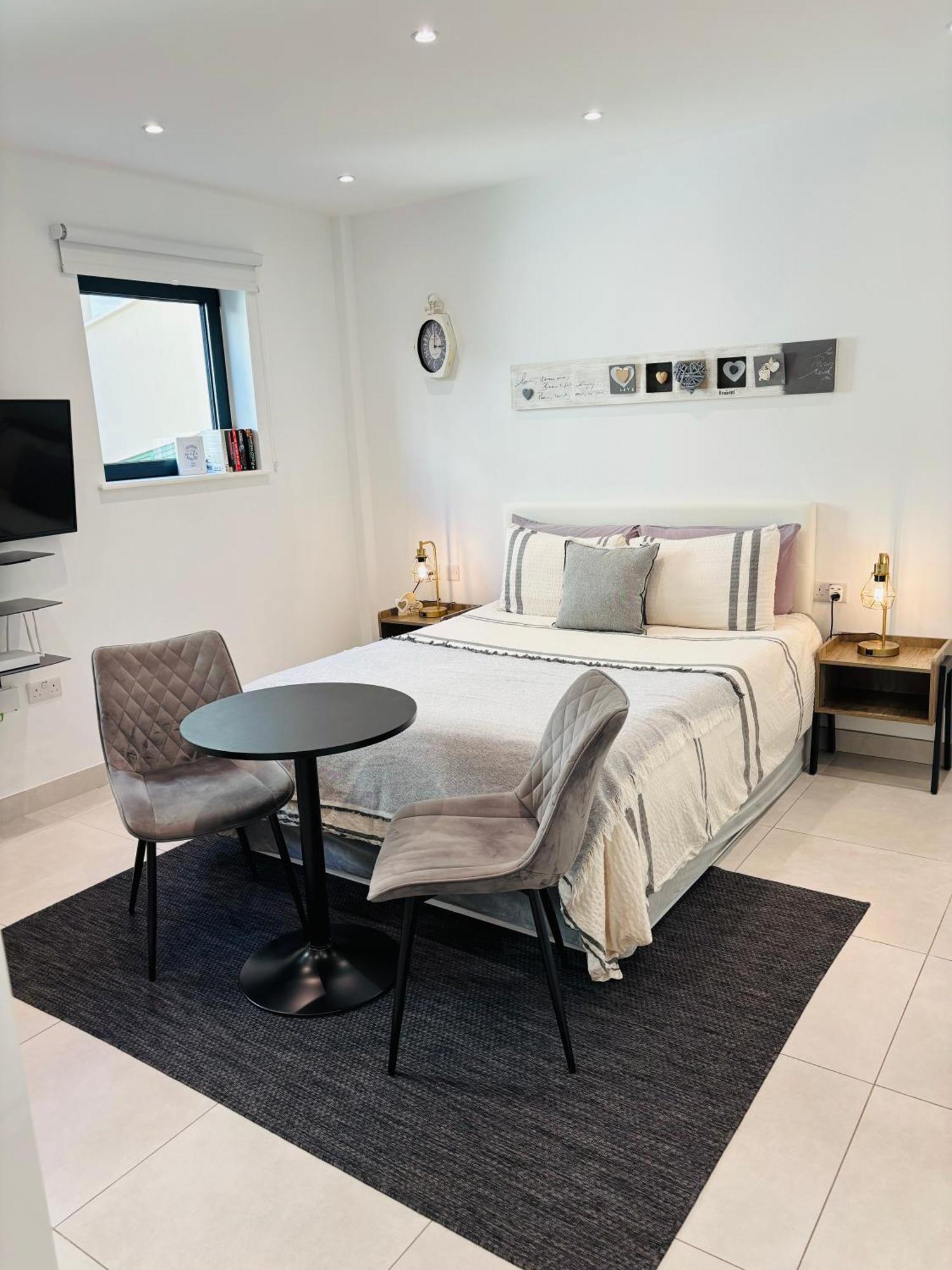 Gibraltar Central Suites Luaran gambar
