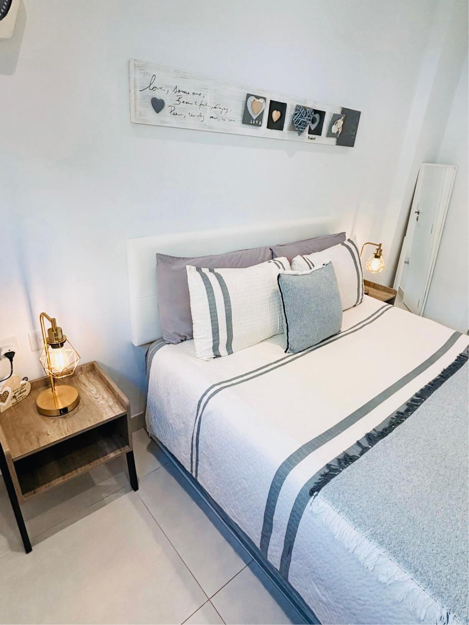 Gibraltar Central Suites Luaran gambar