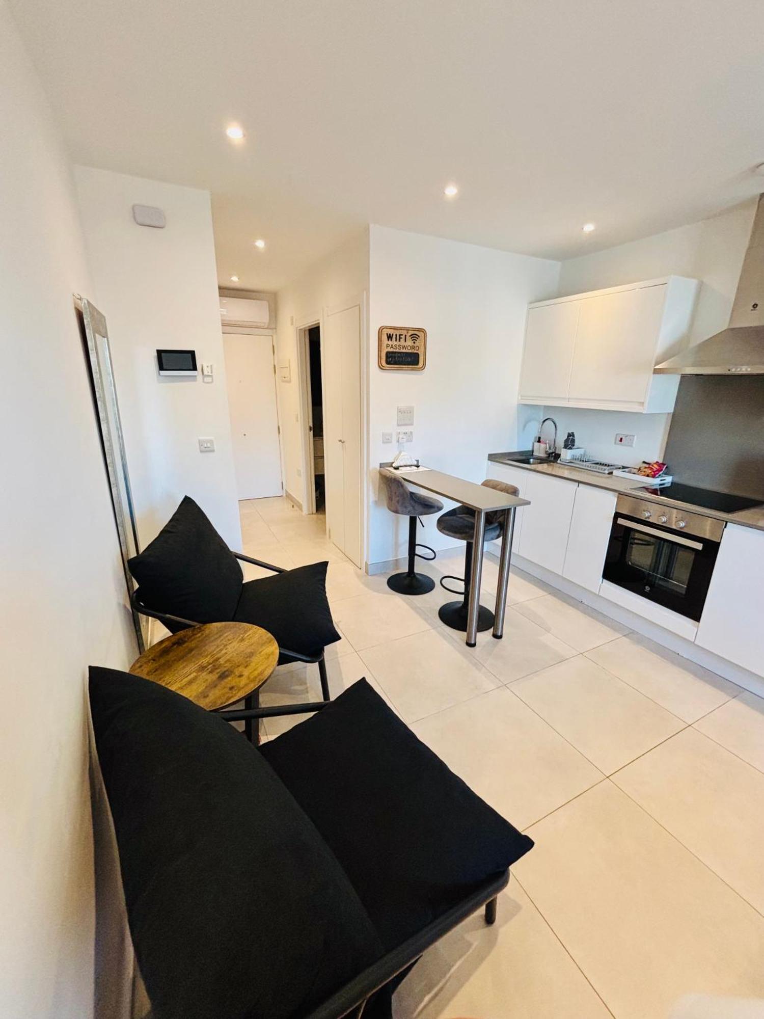 Gibraltar Central Suites Luaran gambar